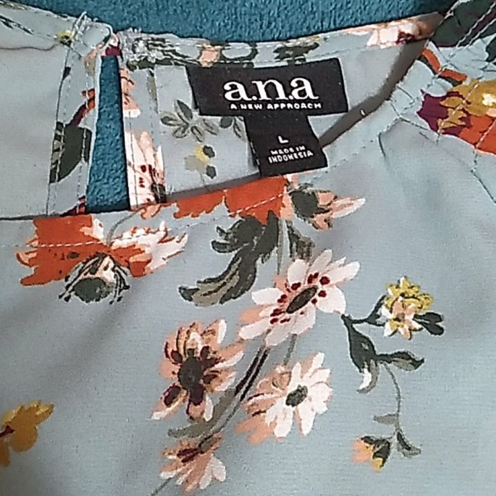 Ladies Fall Color Floral Blouse - Picture 5 of 7